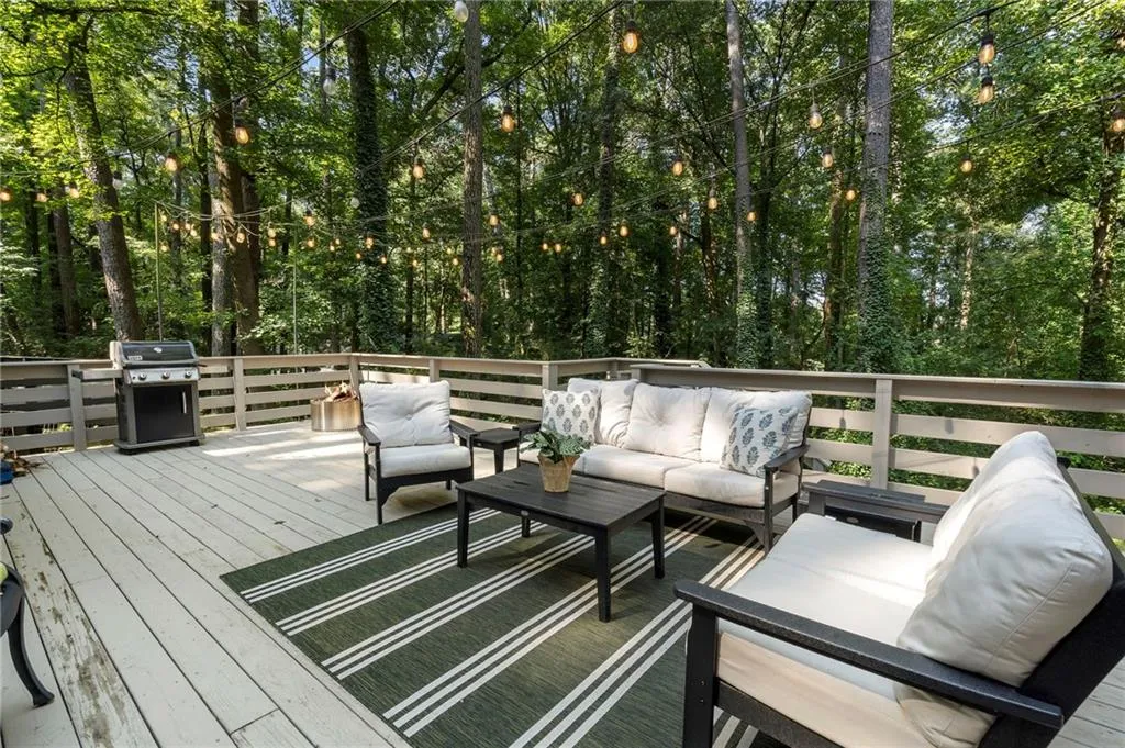 2086 Lenox Road Ne, Atlanta, Georgia 30324, 3 Bedrooms Bedrooms, ,2 BathroomsBathrooms,Residential,For Sale,2086 Lenox Road Ne,7646234