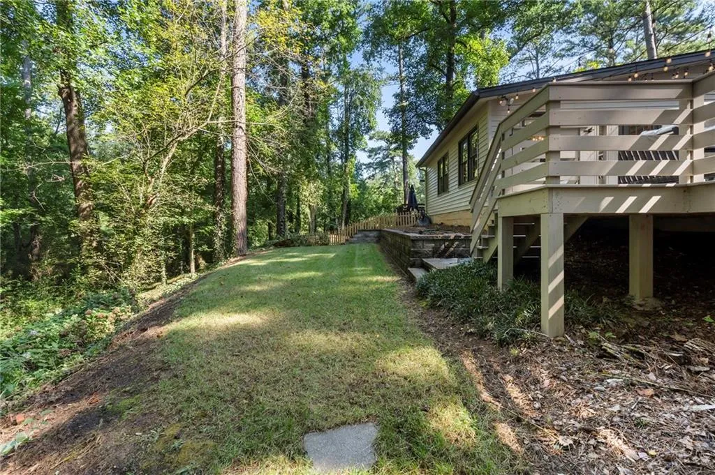 2086 Lenox Road Ne, Atlanta, Georgia 30324, 3 Bedrooms Bedrooms, ,2 BathroomsBathrooms,Residential,For Sale,2086 Lenox Road Ne,7646234