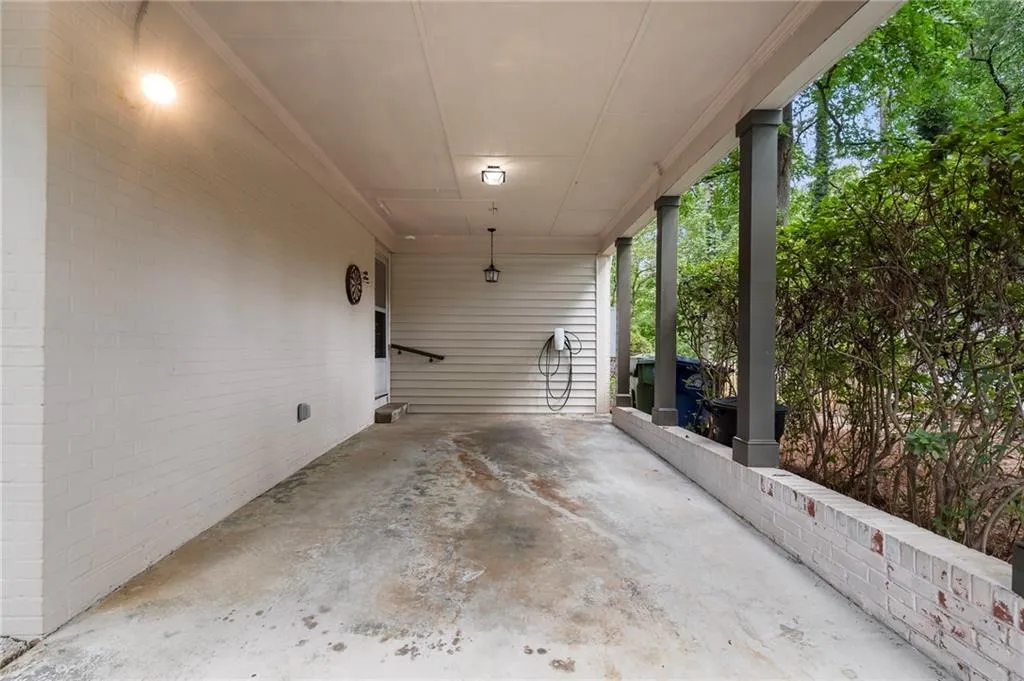 2086 Lenox Road Ne, Atlanta, Georgia 30324, 3 Bedrooms Bedrooms, ,2 BathroomsBathrooms,Residential,For Sale,2086 Lenox Road Ne,7646234