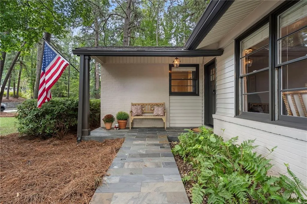 2086 Lenox Road Ne, Atlanta, Georgia 30324, 3 Bedrooms Bedrooms, ,2 BathroomsBathrooms,Residential,For Sale,2086 Lenox Road Ne,7646234