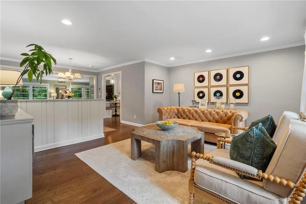 2086 Lenox Road Ne, Atlanta, Georgia 30324, 3 Bedrooms Bedrooms, ,2 BathroomsBathrooms,Residential,For Sale,2086 Lenox Road Ne,7646234