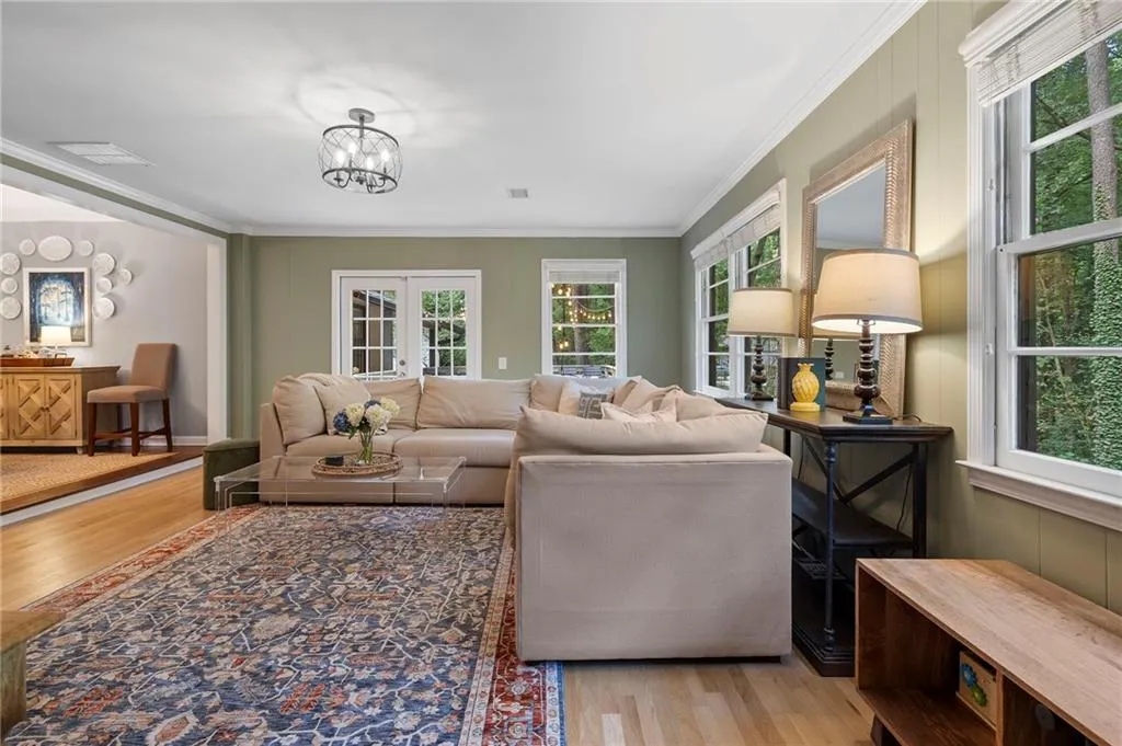 2086 Lenox Road Ne, Atlanta, Georgia 30324, 3 Bedrooms Bedrooms, ,2 BathroomsBathrooms,Residential,For Sale,2086 Lenox Road Ne,7646234