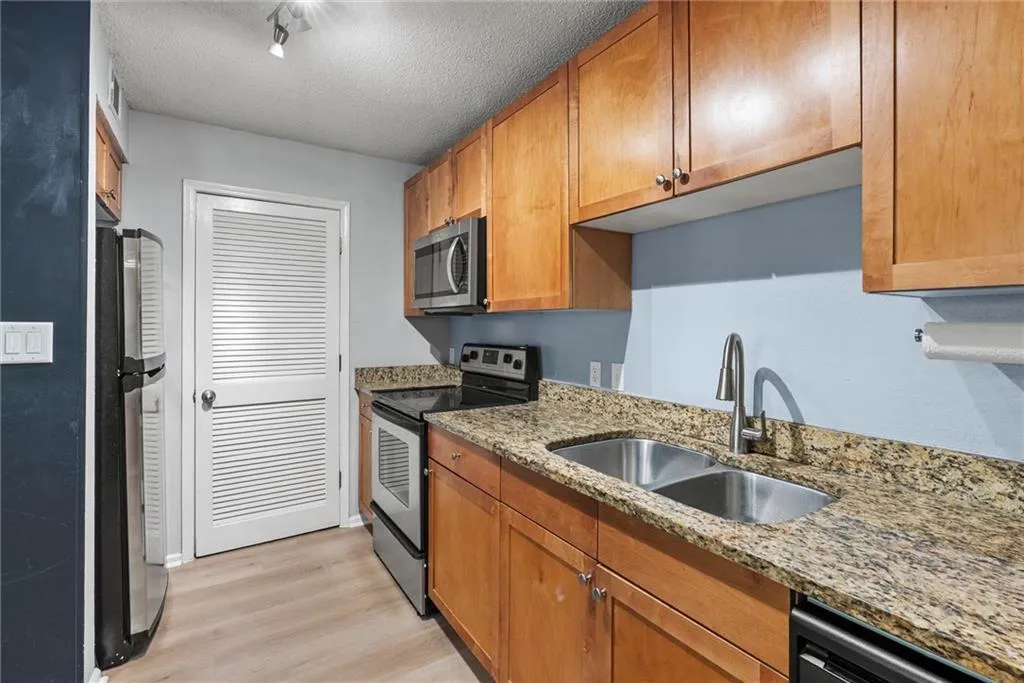 2657 Lenox Road Ne Unit L 163, Atlanta, Georgia 30324, 1 Bedroom Bedrooms, 0 ,1 BathroomBathrooms,Residential,For Sale,2657 Lenox Road Ne Unit L 163,7681085