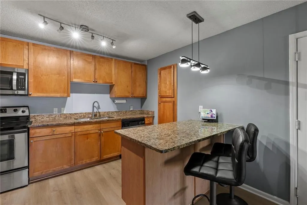 2657 Lenox Road Ne Unit L 163, Atlanta, Georgia 30324, 1 Bedroom Bedrooms, 0 ,1 BathroomBathrooms,Residential,For Sale,2657 Lenox Road Ne Unit L 163,7681085