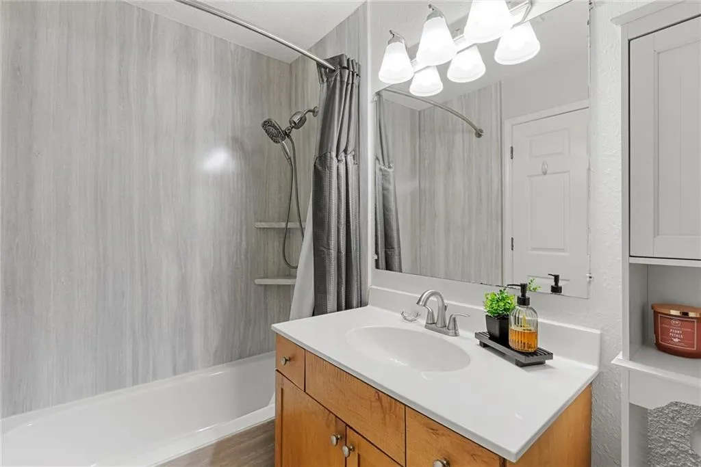 2657 Lenox Road Ne Unit L 163, Atlanta, Georgia 30324, 1 Bedroom Bedrooms, 0 ,1 BathroomBathrooms,Residential,For Sale,2657 Lenox Road Ne Unit L 163,7681085