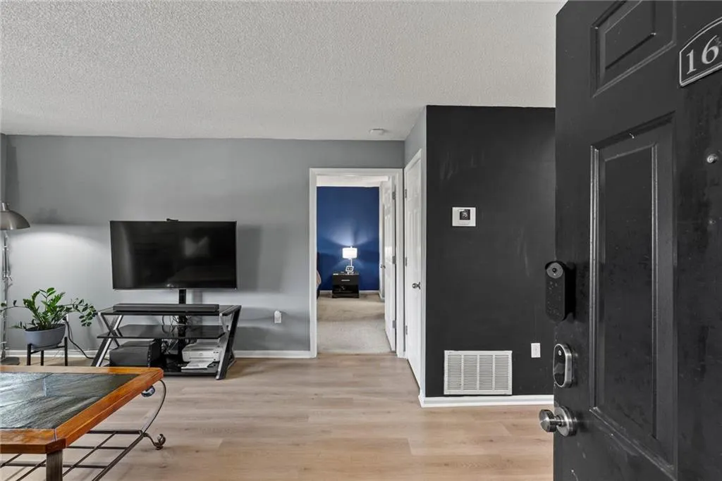 2657 Lenox Road Ne Unit L 163, Atlanta, Georgia 30324, 1 Bedroom Bedrooms, ,1 BathroomBathrooms,Residential,For Sale,2657 Lenox Road Ne Unit L 163,7681085