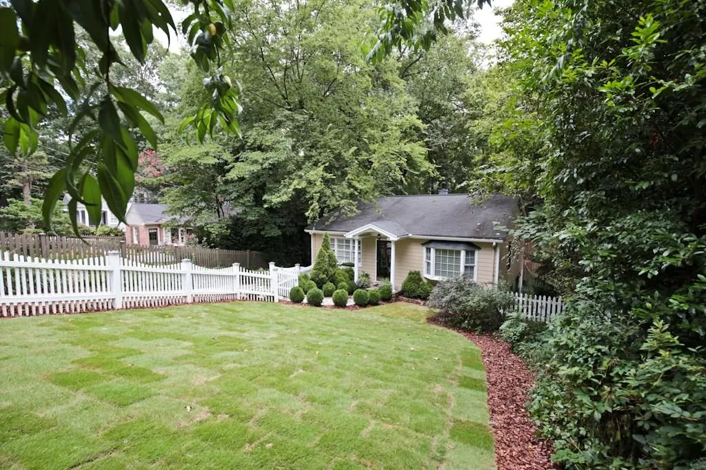 2049 Cottage Lane Nw, Atlanta, Georgia 30318, 2 Bedrooms Bedrooms, ,1 BathroomBathrooms,Residential,Sold,2049 Cottage Lane Nw,5726789