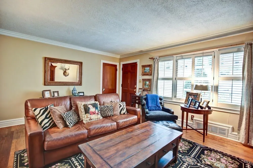 2049 Cottage Lane Nw, Atlanta, Georgia 30318, 2 Bedrooms Bedrooms, ,1 BathroomBathrooms,Residential,Sold,2049 Cottage Lane Nw,5726789