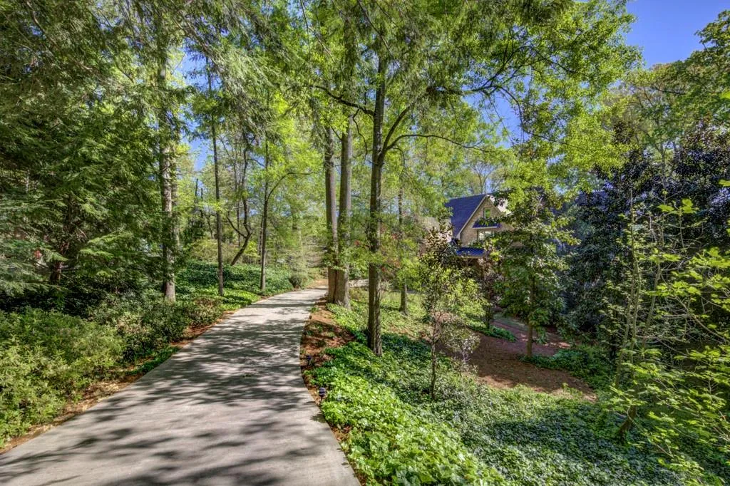 5071 Greenpine Drive, Atlanta, Georgia 30342, 6 Bedrooms Bedrooms, ,6 BathroomsBathrooms,Residential,Sold,5071 Greenpine Drive,7034333