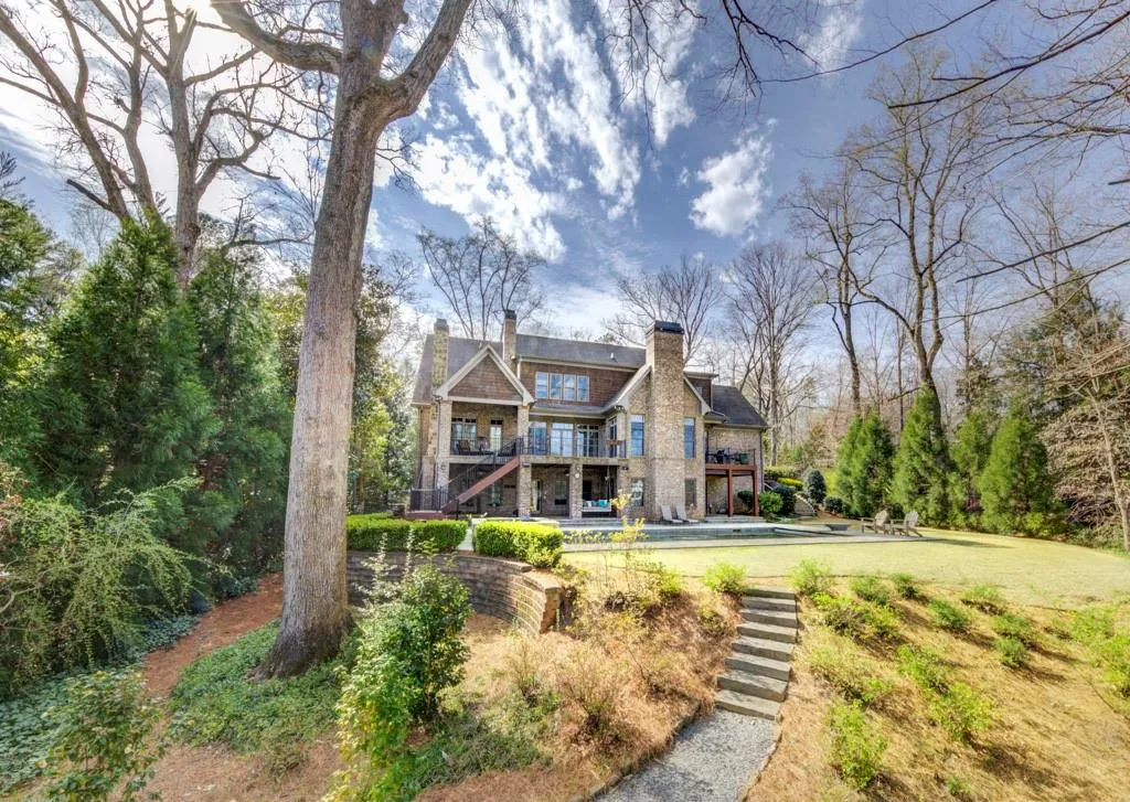 5071 Greenpine Drive, Atlanta, Georgia 30342, 6 Bedrooms Bedrooms, ,6 BathroomsBathrooms,Residential,Sold,5071 Greenpine Drive,7034333