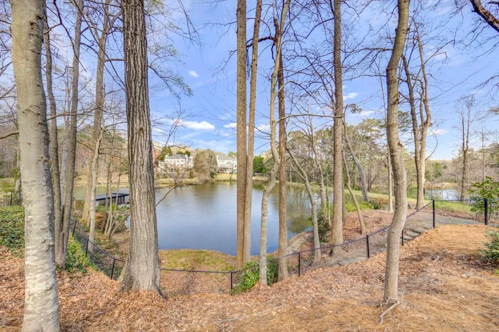 5071 Greenpine Drive, Atlanta, Georgia 30342, 6 Bedrooms Bedrooms, ,6 BathroomsBathrooms,Residential,Sold,5071 Greenpine Drive,7034333