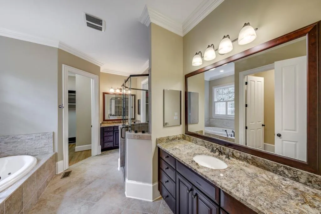 5071 Greenpine Drive, Atlanta, Georgia 30342, 6 Bedrooms Bedrooms, ,6 BathroomsBathrooms,Residential,Sold,5071 Greenpine Drive,7034333