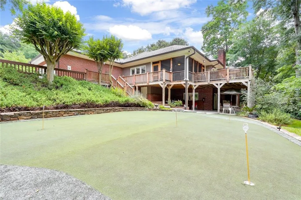 420 Overview Drive, Sandy Springs, Georgia 30327, 4 Bedrooms Bedrooms, ,3 BathroomsBathrooms,Residential,Sold,420 Overview Drive,6729190