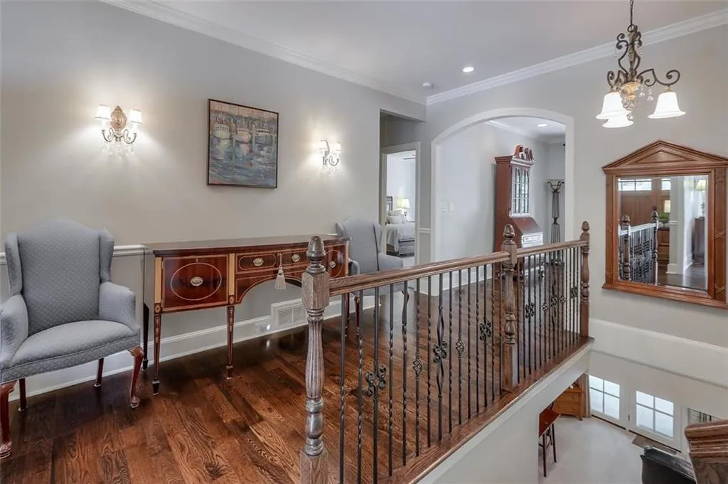 420 Overview Drive, Sandy Springs, Georgia 30327, 4 Bedrooms Bedrooms, ,3 BathroomsBathrooms,Residential,Sold,420 Overview Drive,6729190