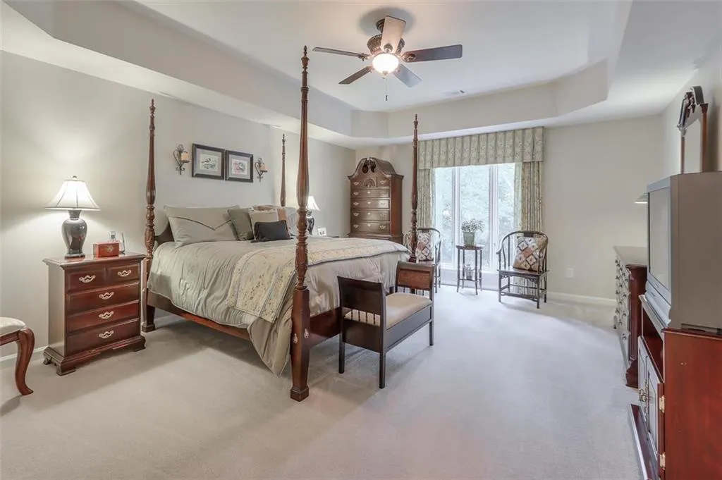 420 Overview Drive, Sandy Springs, Georgia 30327, 4 Bedrooms Bedrooms, ,3 BathroomsBathrooms,Residential,Sold,420 Overview Drive,6729190