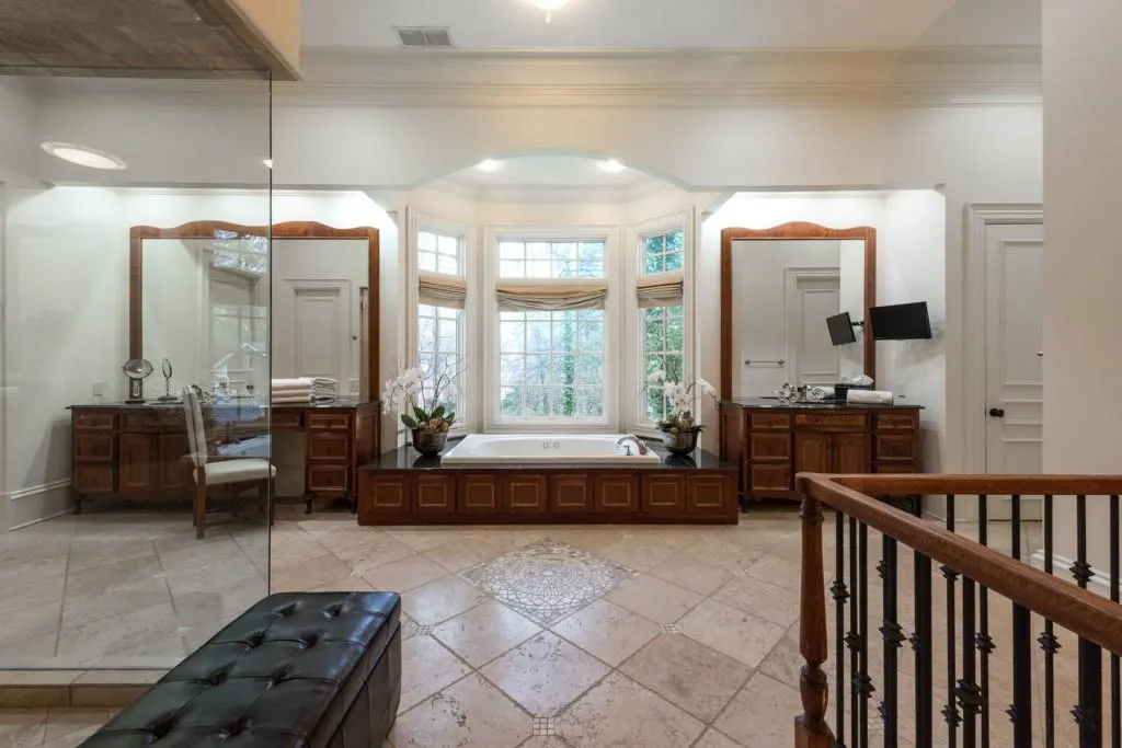 5220 Northside Drive Nw, Atlanta, Georgia 30327, 7 Bedrooms Bedrooms, ,8 BathroomsBathrooms,Residential,Sold,5220 Northside Drive Nw,5811823