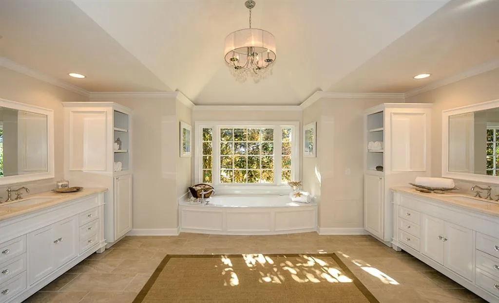 55 Wembley Lane, Sandy Springs, Georgia 30342, 5 Bedrooms Bedrooms, ,4 BathroomsBathrooms,Residential,Sold,55 Wembley Lane,5842757