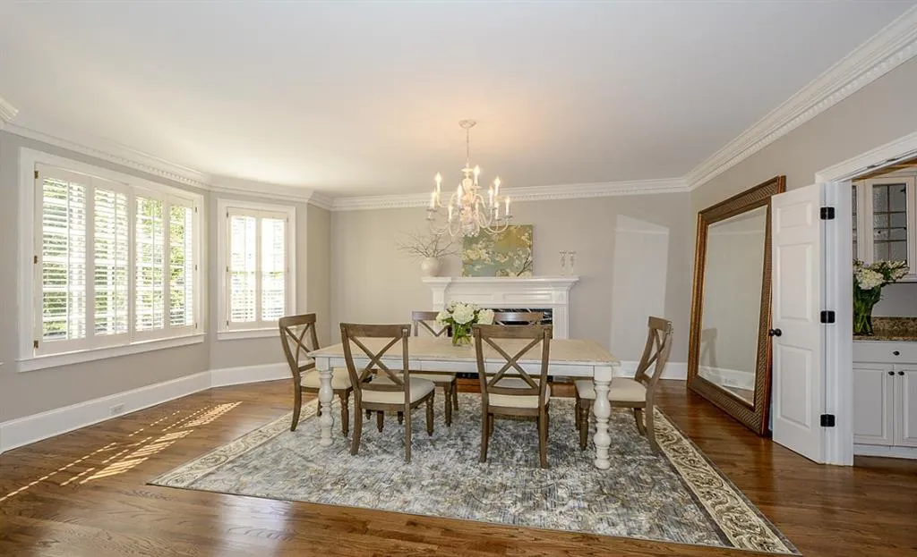 55 Wembley Lane, Sandy Springs, Georgia 30342, 5 Bedrooms Bedrooms, ,4 BathroomsBathrooms,Residential,Sold,55 Wembley Lane,5842757