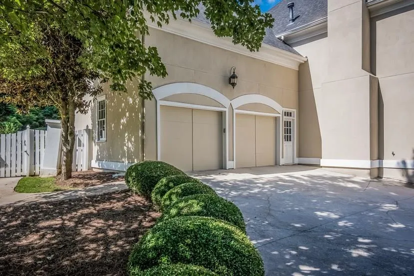 55 Wembley Lane, Sandy Springs, Georgia 30342, 5 Bedrooms Bedrooms, ,4 BathroomsBathrooms,Residential,Sold,55 Wembley Lane,5842757