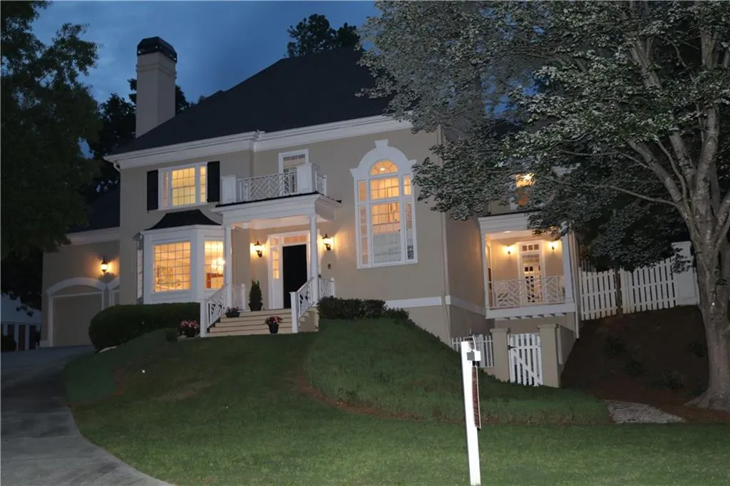 55 Wembley Lane, Sandy Springs, Georgia 30342, 5 Bedrooms Bedrooms, ,4 BathroomsBathrooms,Residential,Sold,55 Wembley Lane,5842757