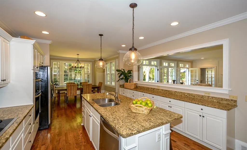 55 Wembley Lane, Sandy Springs, Georgia 30342, 5 Bedrooms Bedrooms, ,4 BathroomsBathrooms,Residential,Sold,55 Wembley Lane,5842757