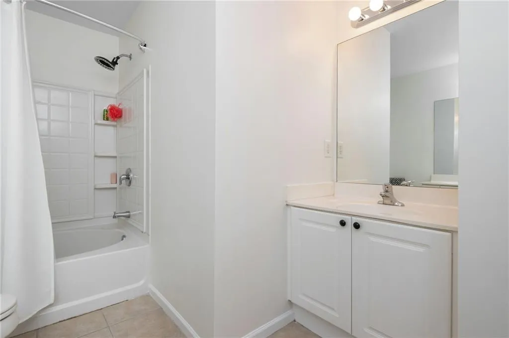 1100 Liberty Parkway Nw Unit 403, Atlanta, Georgia 30318, 3 Bedrooms Bedrooms, ,3 BathroomsBathrooms,Residential,For Sale,1100 Liberty Parkway Nw Unit 403,7630465