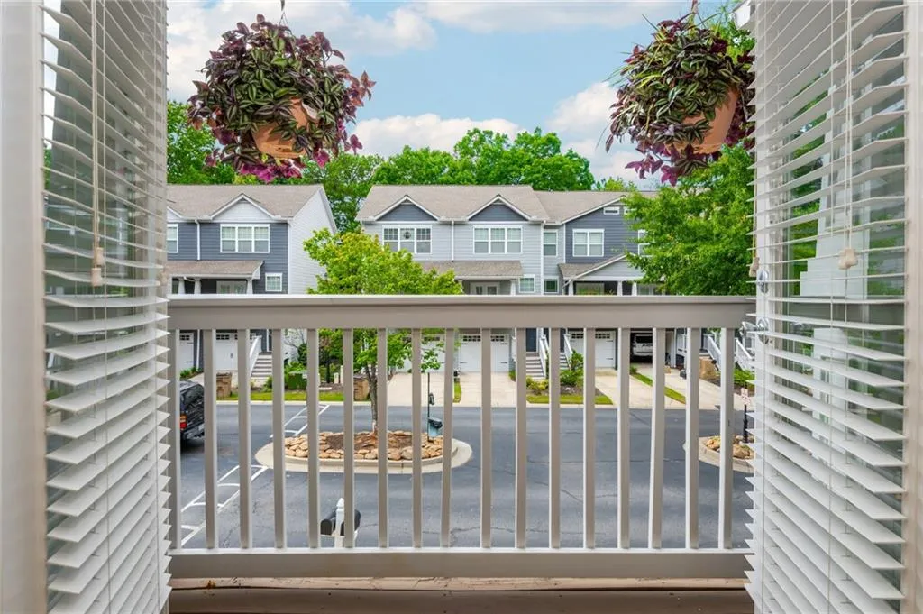 1100 Liberty Parkway Nw Unit 403, Atlanta, Georgia 30318, 3 Bedrooms Bedrooms, ,3 BathroomsBathrooms,Residential,For Sale,1100 Liberty Parkway Nw Unit 403,7630465