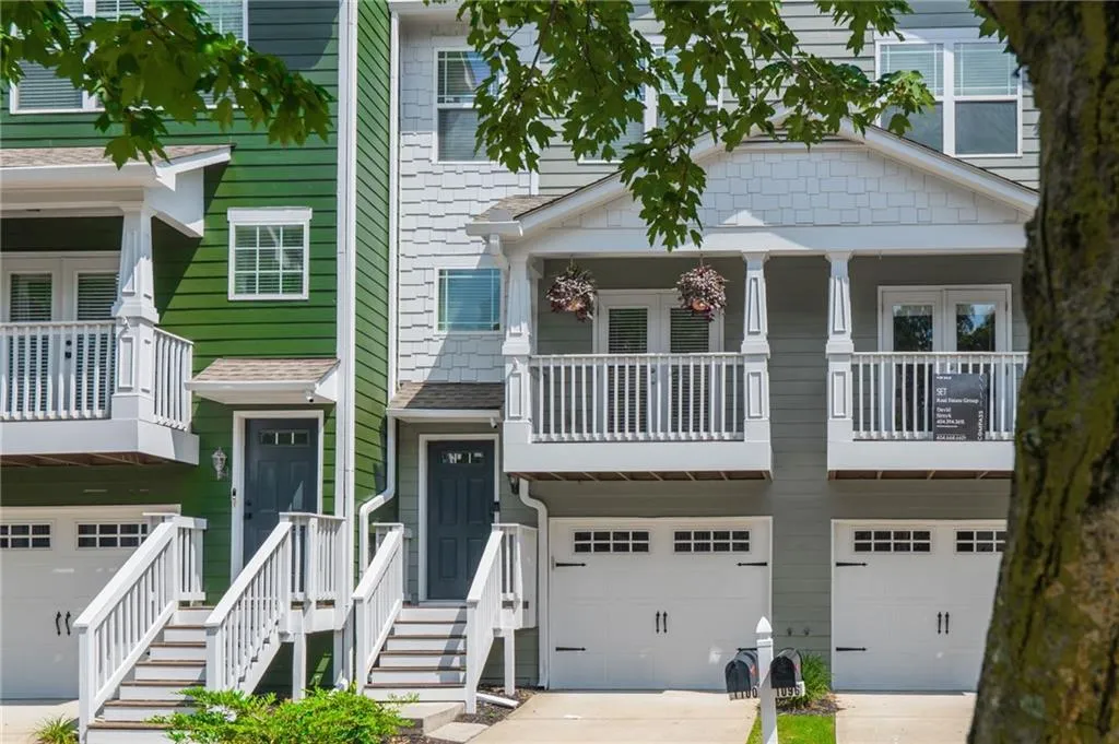 1100 Liberty Parkway Nw Unit 403, Atlanta, Georgia 30318, 3 Bedrooms Bedrooms, ,3 BathroomsBathrooms,Residential,For Sale,1100 Liberty Parkway Nw Unit 403,7630465