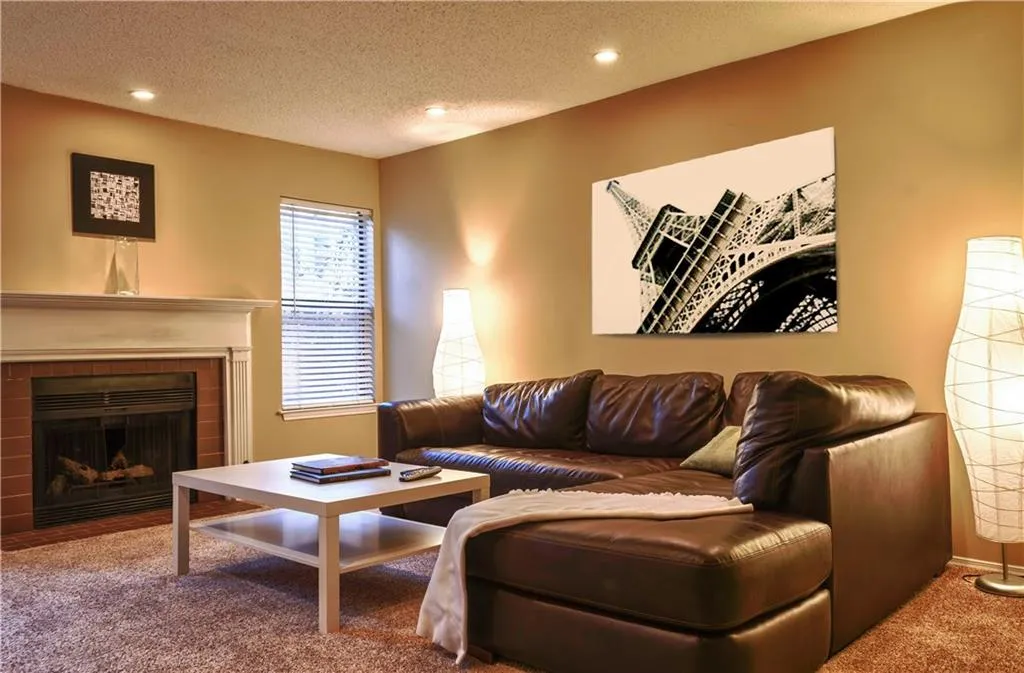 2202 Huntingdon Chase Unit 2202, Atlanta, Georgia 30350, 2 Bedrooms Bedrooms, ,2 BathroomsBathrooms,Residential,Sold,2202 Huntingdon Chase Unit 2202,5723434