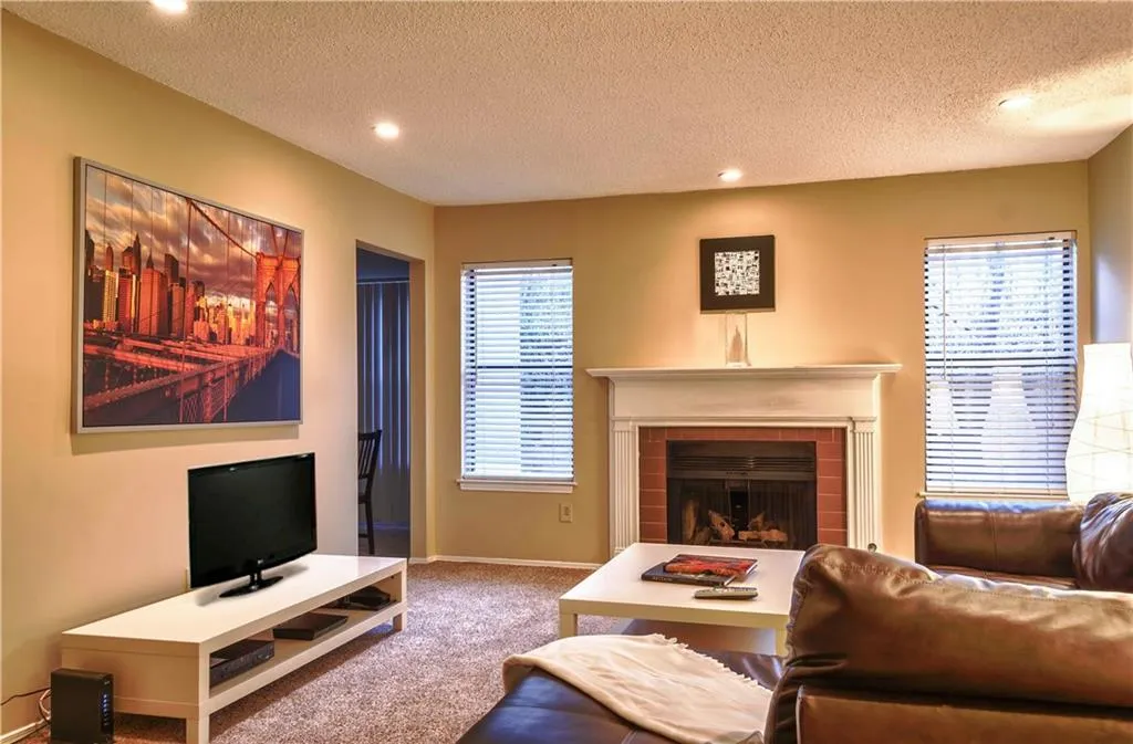 2202 Huntingdon Chase Unit 2202, Atlanta, Georgia 30350, 2 Bedrooms Bedrooms, ,2 BathroomsBathrooms,Residential,Sold,2202 Huntingdon Chase Unit 2202,5723434