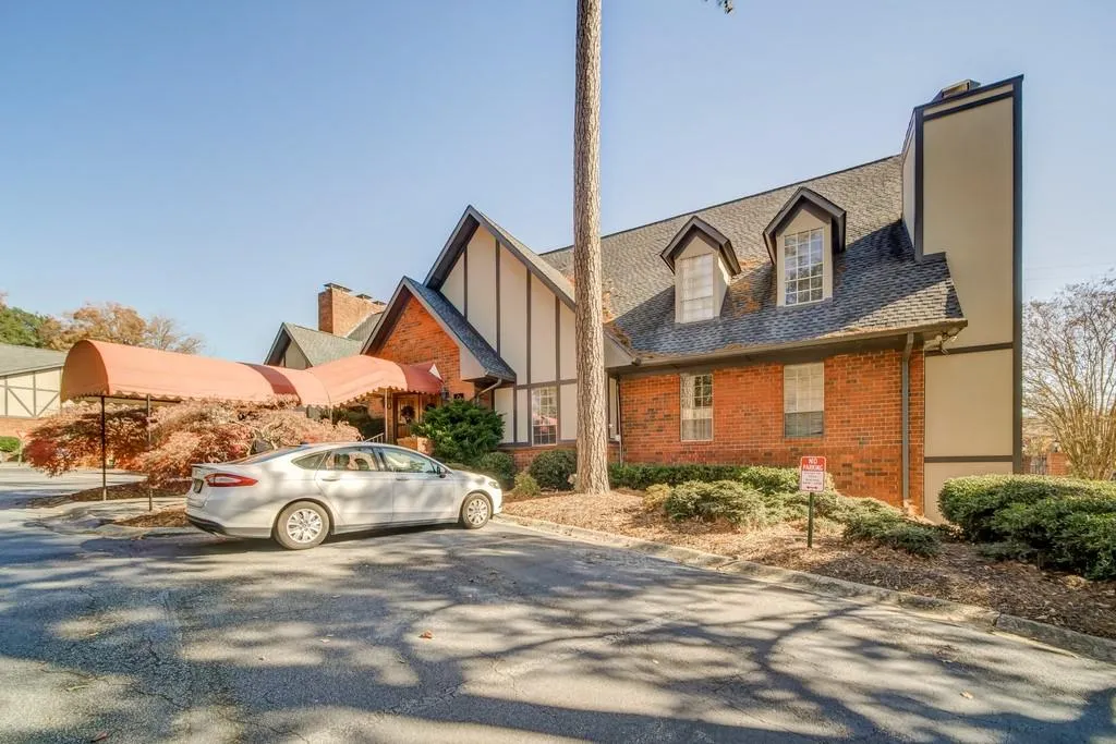 6851 Roswell Road Unit H34, Atlanta, Georgia 30382, 2 Bedrooms Bedrooms, ,2 BathroomsBathrooms,Residential,Sold,6851 Roswell Road Unit H34,6818171