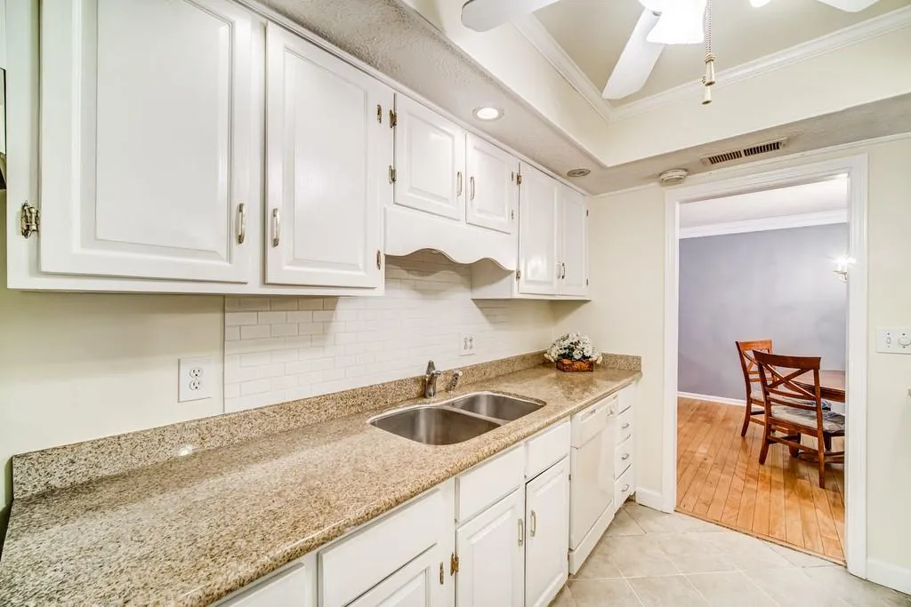 6851 Roswell Road Unit H34, Atlanta, Georgia 30382, 2 Bedrooms Bedrooms, ,2 BathroomsBathrooms,Residential,Sold,6851 Roswell Road Unit H34,6818171