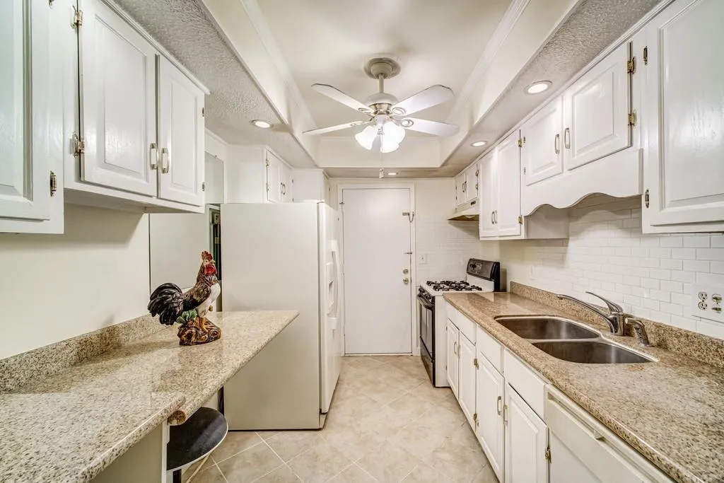 6851 Roswell Road Unit H34, Atlanta, Georgia 30382, 2 Bedrooms Bedrooms, ,2 BathroomsBathrooms,Residential,Sold,6851 Roswell Road Unit H34,6818171