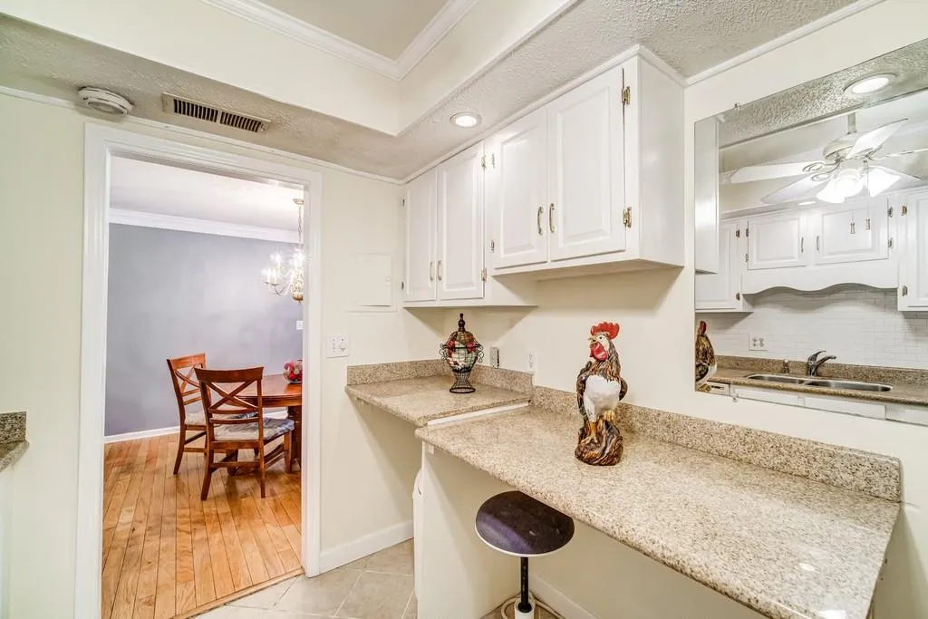 6851 Roswell Road Unit H34, Atlanta, Georgia 30382, 2 Bedrooms Bedrooms, ,2 BathroomsBathrooms,Residential,Sold,6851 Roswell Road Unit H34,6818171