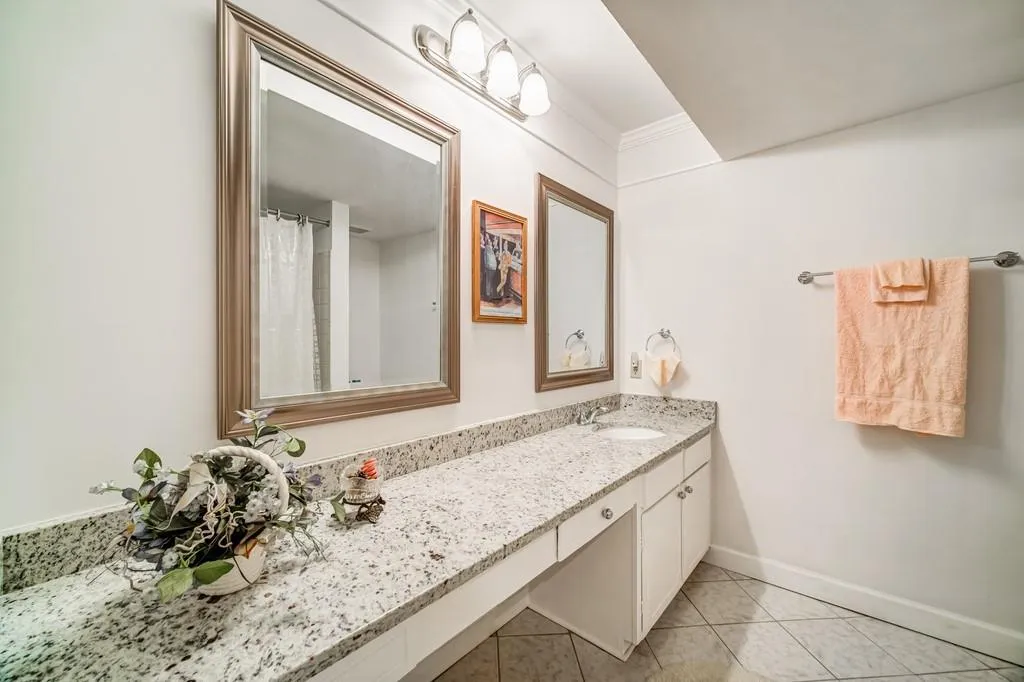 6851 Roswell Road Unit H34, Atlanta, Georgia 30382, 2 Bedrooms Bedrooms, ,2 BathroomsBathrooms,Residential,Sold,6851 Roswell Road Unit H34,6818171