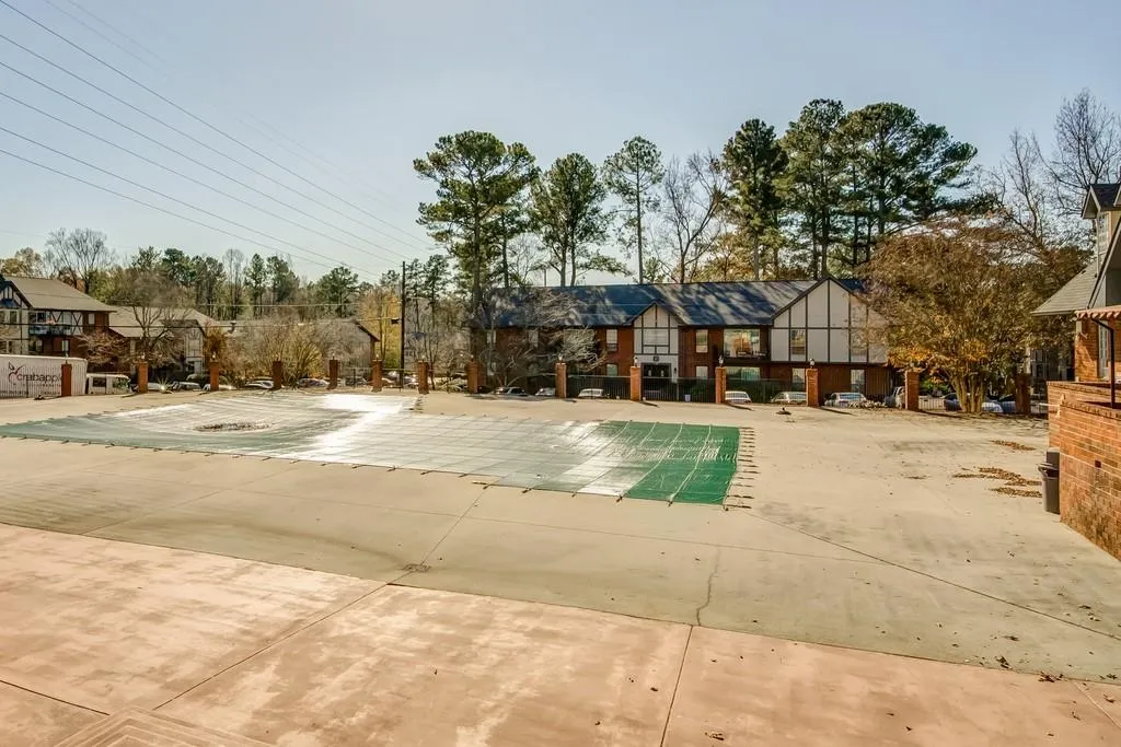 6851 Roswell Road Unit H34, Atlanta, Georgia 30382, 2 Bedrooms Bedrooms, ,2 BathroomsBathrooms,Residential,Sold,6851 Roswell Road Unit H34,6818171