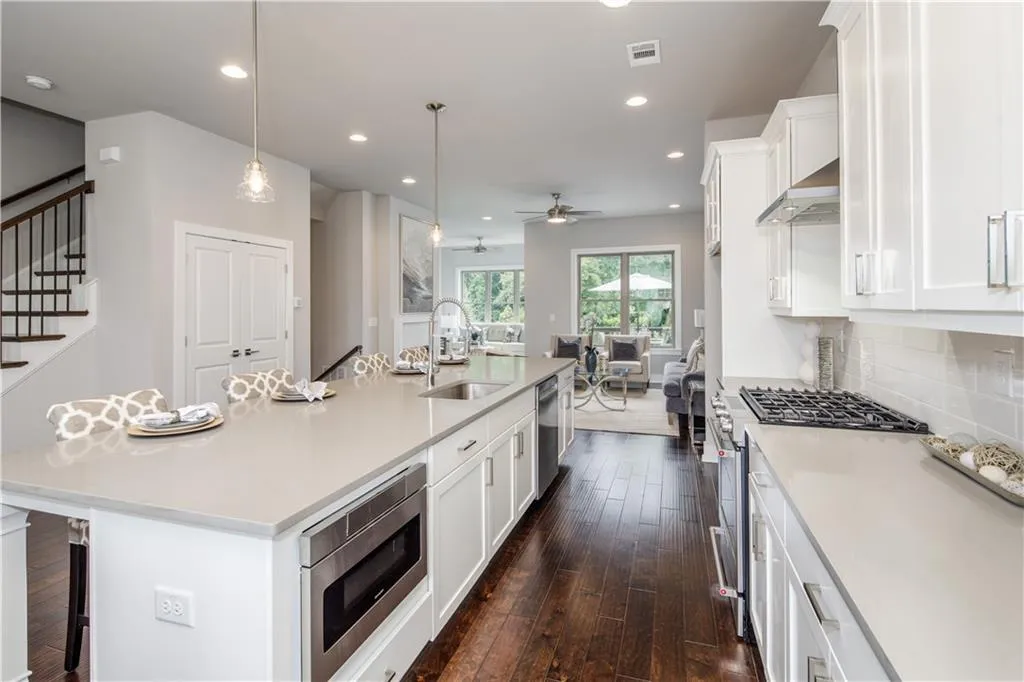 6081 Boylston Drive Ne Unit 9, Sandy Springs, Georgia 30328, 3 Bedrooms Bedrooms, ,3 BathroomsBathrooms,Residential,Sold,6081 Boylston Drive Ne Unit 9,6506660