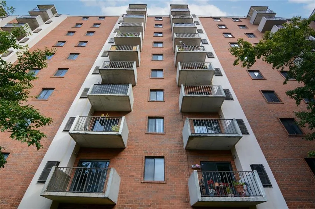 300 Johnson Ferry Road Ne Unit B1003, Sandy Springs, Georgia 30328, 1 Bedroom Bedrooms, ,1 BathroomBathrooms,Residential,Sold,300 Johnson Ferry Road Ne Unit B1003,7460575