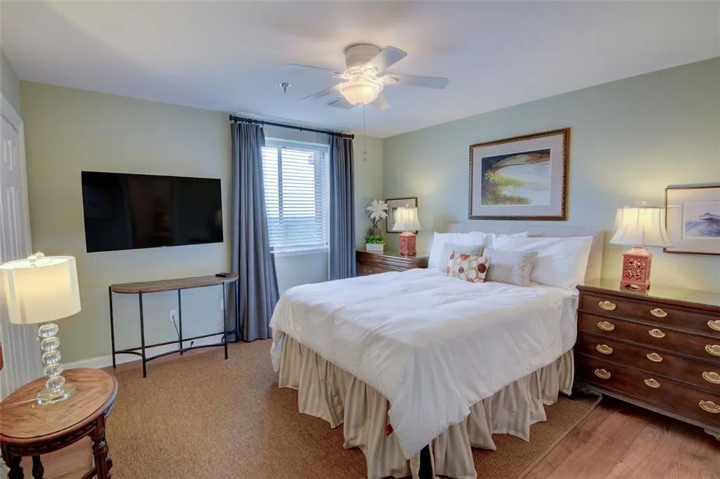 300 Johnson Ferry Road Ne Unit B1003, Sandy Springs, Georgia 30328, 1 Bedroom Bedrooms, ,1 BathroomBathrooms,Residential,Sold,300 Johnson Ferry Road Ne Unit B1003,7460575