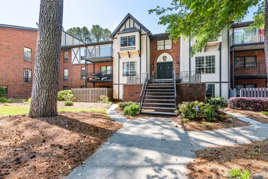 6851 Roswell Road Ne Unit M21, Sandy Springs, Georgia 30328, 3 Bedrooms Bedrooms, ,2 BathroomsBathrooms,Residential,Sold,6851 Roswell Road Ne Unit M21,6715807