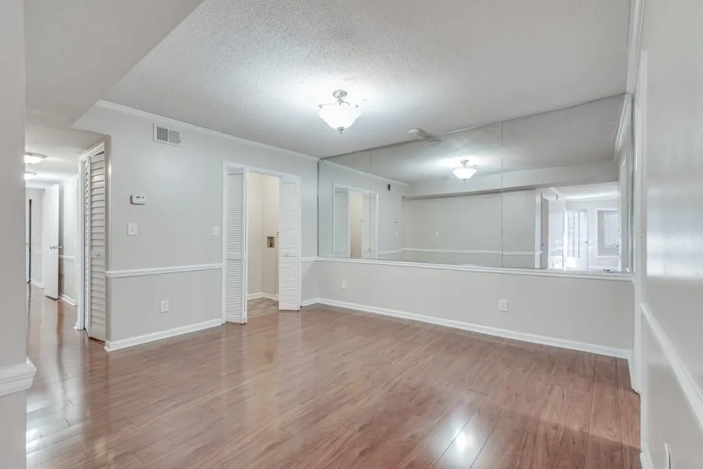 6851 Roswell Road Ne Unit M21, Sandy Springs, Georgia 30328, 3 Bedrooms Bedrooms, ,2 BathroomsBathrooms,Residential,Sold,6851 Roswell Road Ne Unit M21,6715807