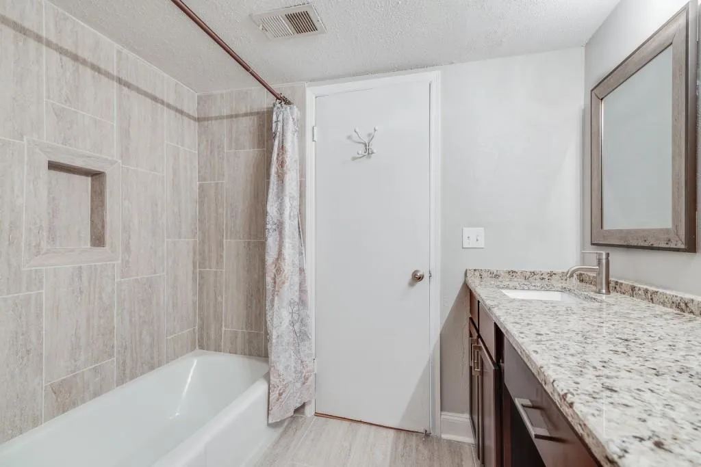 6851 Roswell Road Ne Unit M21, Sandy Springs, Georgia 30328, 3 Bedrooms Bedrooms, ,2 BathroomsBathrooms,Residential,Sold,6851 Roswell Road Ne Unit M21,6715807