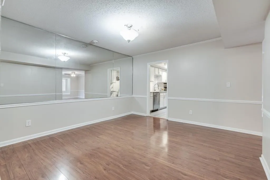 6851 Roswell Road Ne Unit M21, Sandy Springs, Georgia 30328, 3 Bedrooms Bedrooms, ,2 BathroomsBathrooms,Residential,Sold,6851 Roswell Road Ne Unit M21,6715807