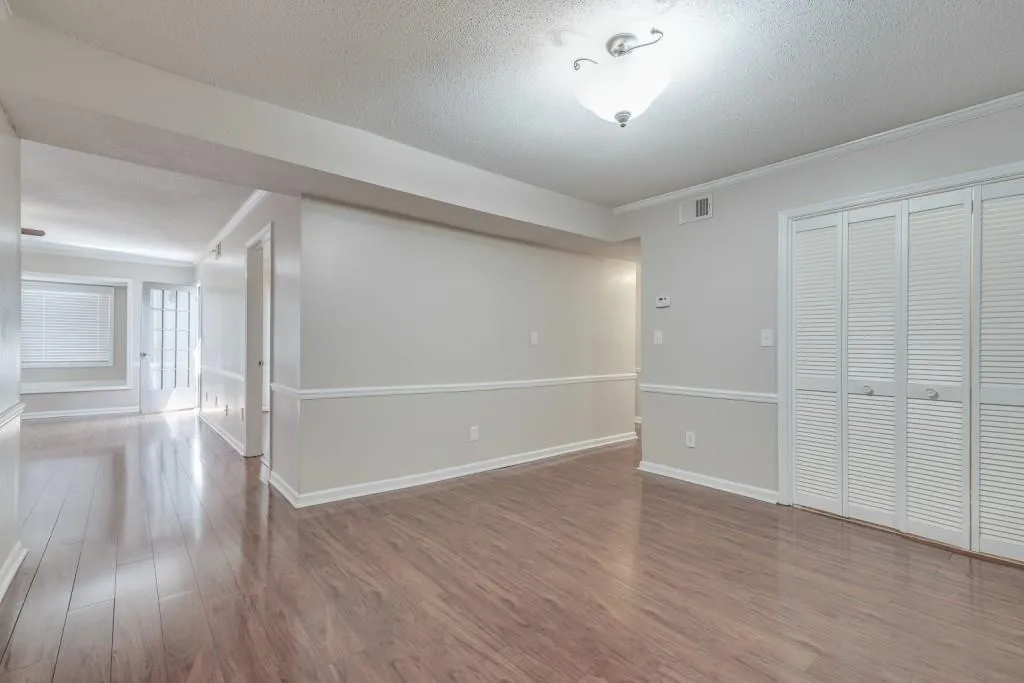 6851 Roswell Road Ne Unit M21, Sandy Springs, Georgia 30328, 3 Bedrooms Bedrooms, ,2 BathroomsBathrooms,Residential,Sold,6851 Roswell Road Ne Unit M21,6715807