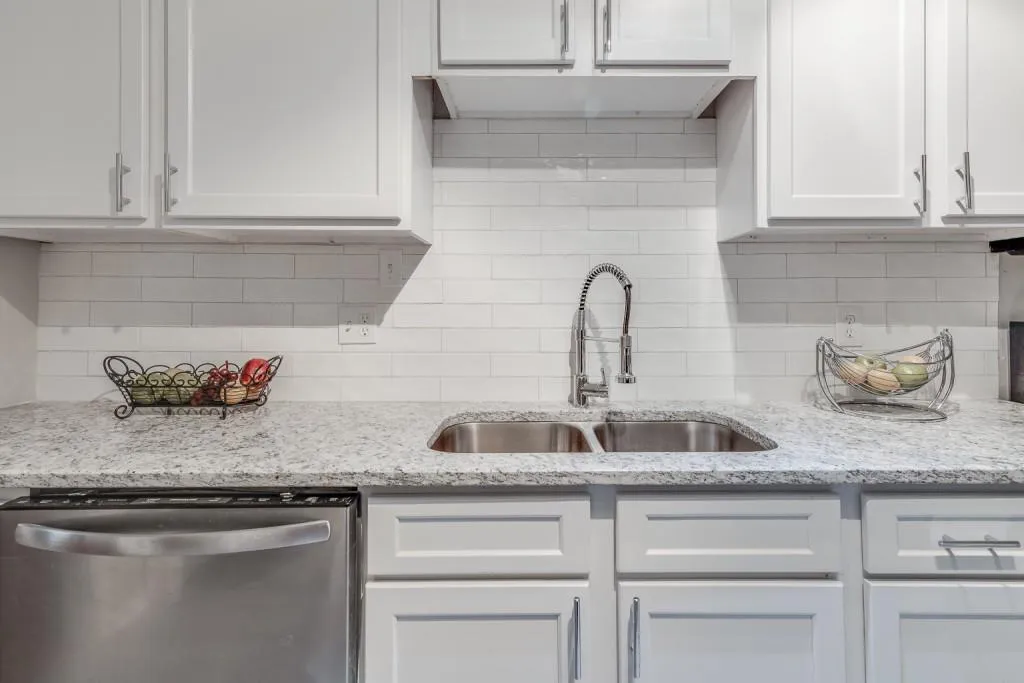 6851 Roswell Road Ne Unit M21, Sandy Springs, Georgia 30328, 3 Bedrooms Bedrooms, ,2 BathroomsBathrooms,Residential,Sold,6851 Roswell Road Ne Unit M21,6715807