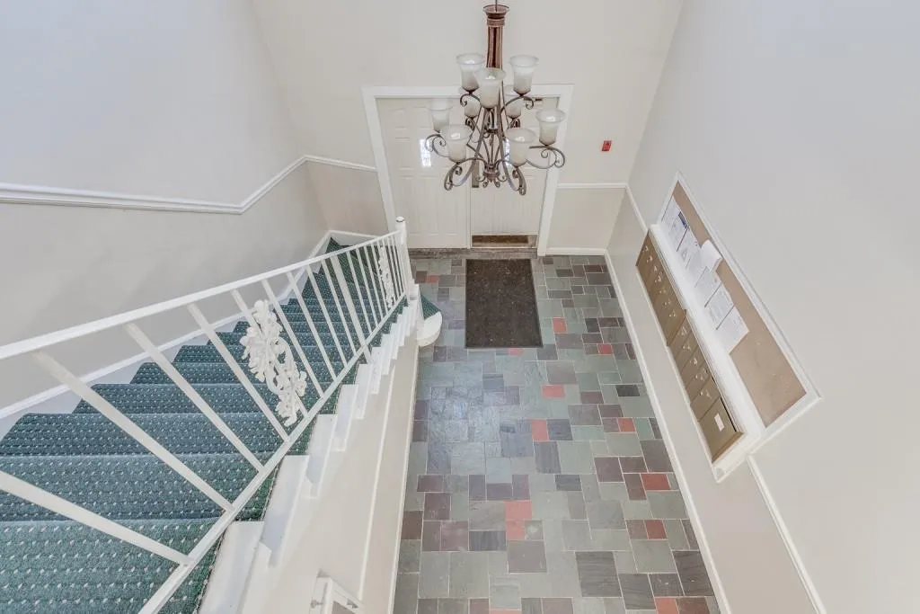 6851 Roswell Road Ne Unit M21, Sandy Springs, Georgia 30328, 3 Bedrooms Bedrooms, ,2 BathroomsBathrooms,Residential,Sold,6851 Roswell Road Ne Unit M21,6715807