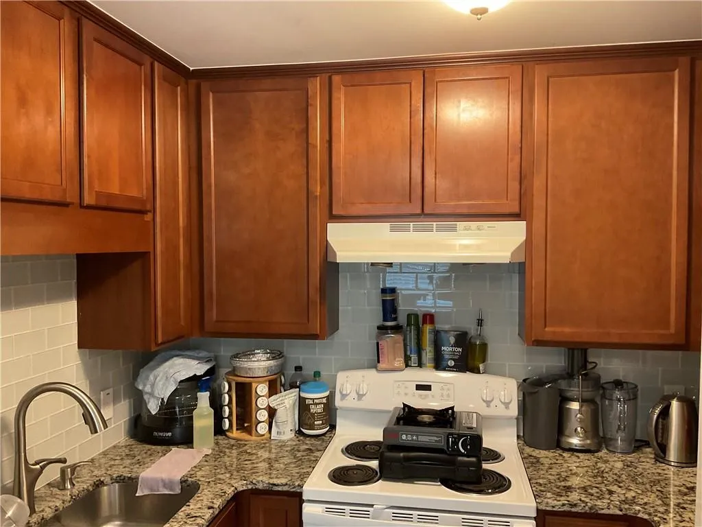 295 Winding River Drive Unit B, Sandy Springs, Georgia 30350, 3 Bedrooms Bedrooms, ,2 BathroomsBathrooms,Residential,Sold,295 Winding River Drive Unit B,7112971
