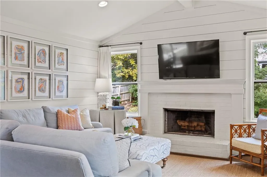 120 Osner Drive, Atlanta, Georgia 30342, 4 Bedrooms Bedrooms, ,3 BathroomsBathrooms,Residential,For Sale,120 Osner Drive,7674193