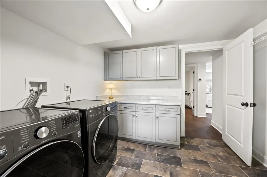 120 Osner Drive, Atlanta, Georgia 30342, 4 Bedrooms Bedrooms, ,3 BathroomsBathrooms,Residential,For Sale,120 Osner Drive,7674193