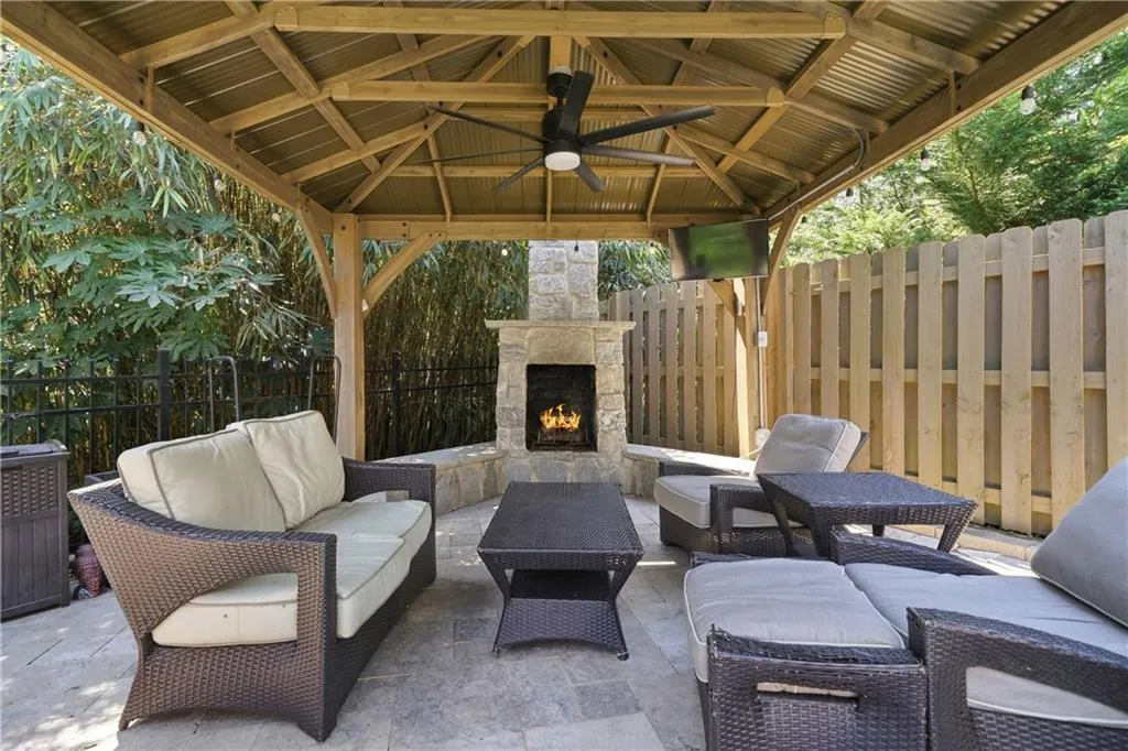 205 Berwick Drive Ne, Atlanta, Georgia 30328, 4 Bedrooms Bedrooms, ,3 BathroomsBathrooms,Residential,For Sale,205 Berwick Drive Ne,7732890